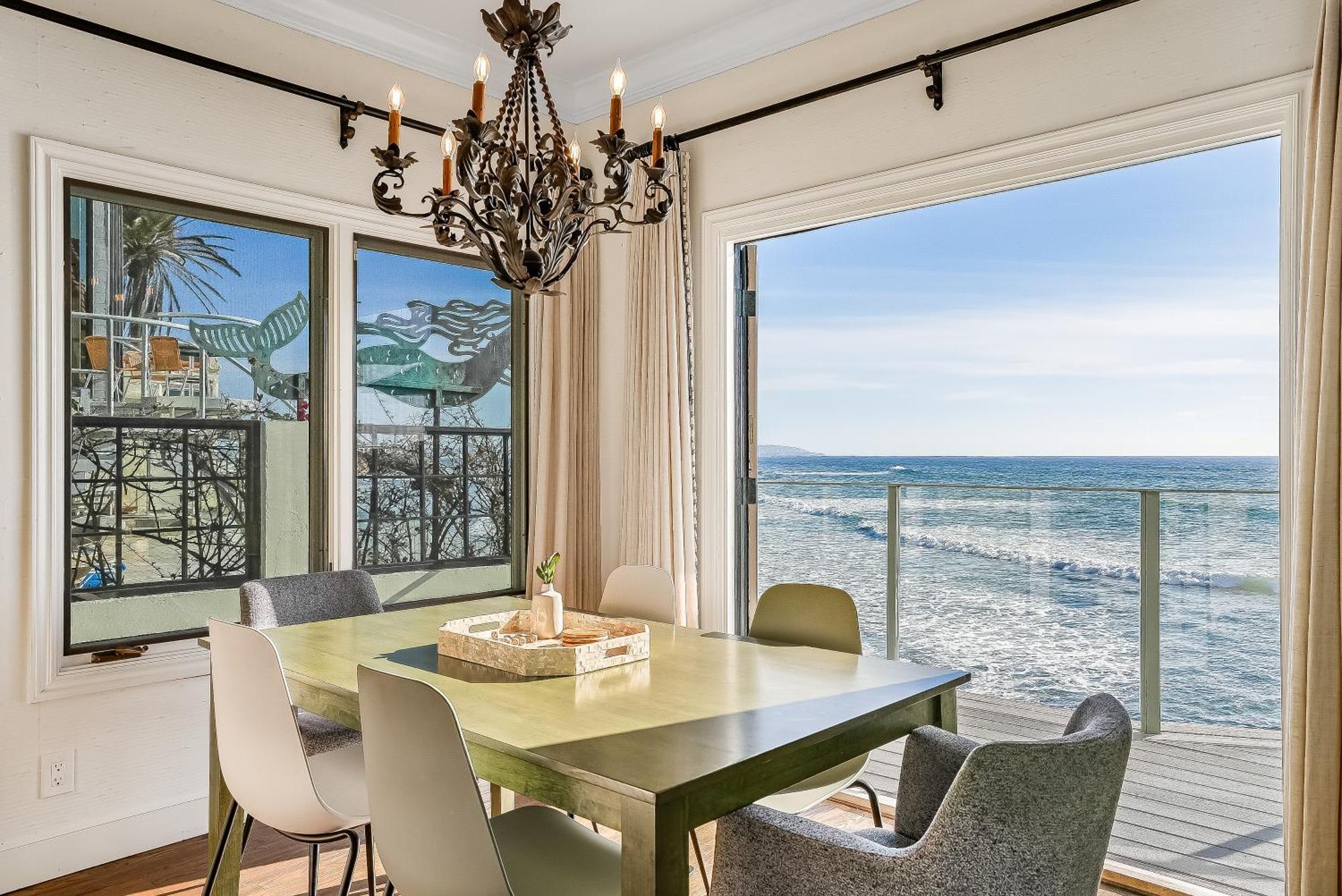 Luxury, Renovated, Oceanfront With Incredible Deck & Views - Dogs Welcome