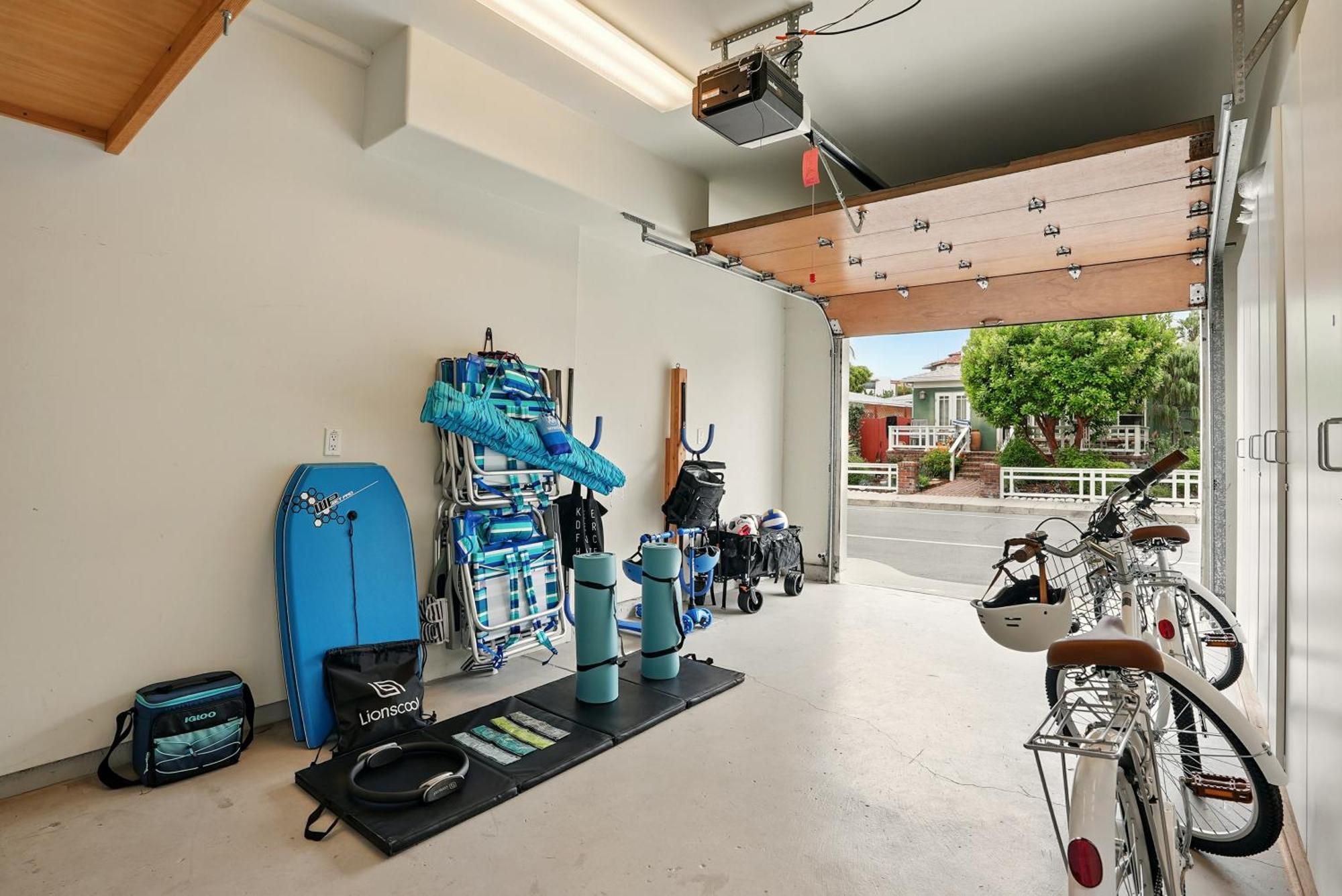 Holiday home Luxury, Renovated, Oceanfront With Incredible Deck & Views - Dogs Welcome