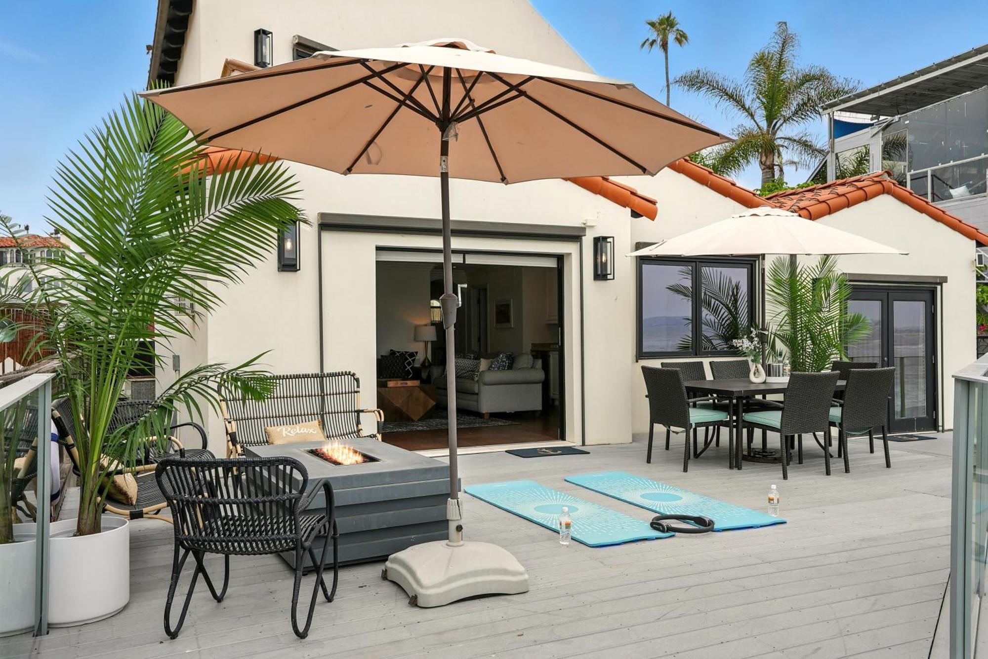 Luxury, Renovated, Oceanfront With Incredible Deck & Views - Dogs Welcome *