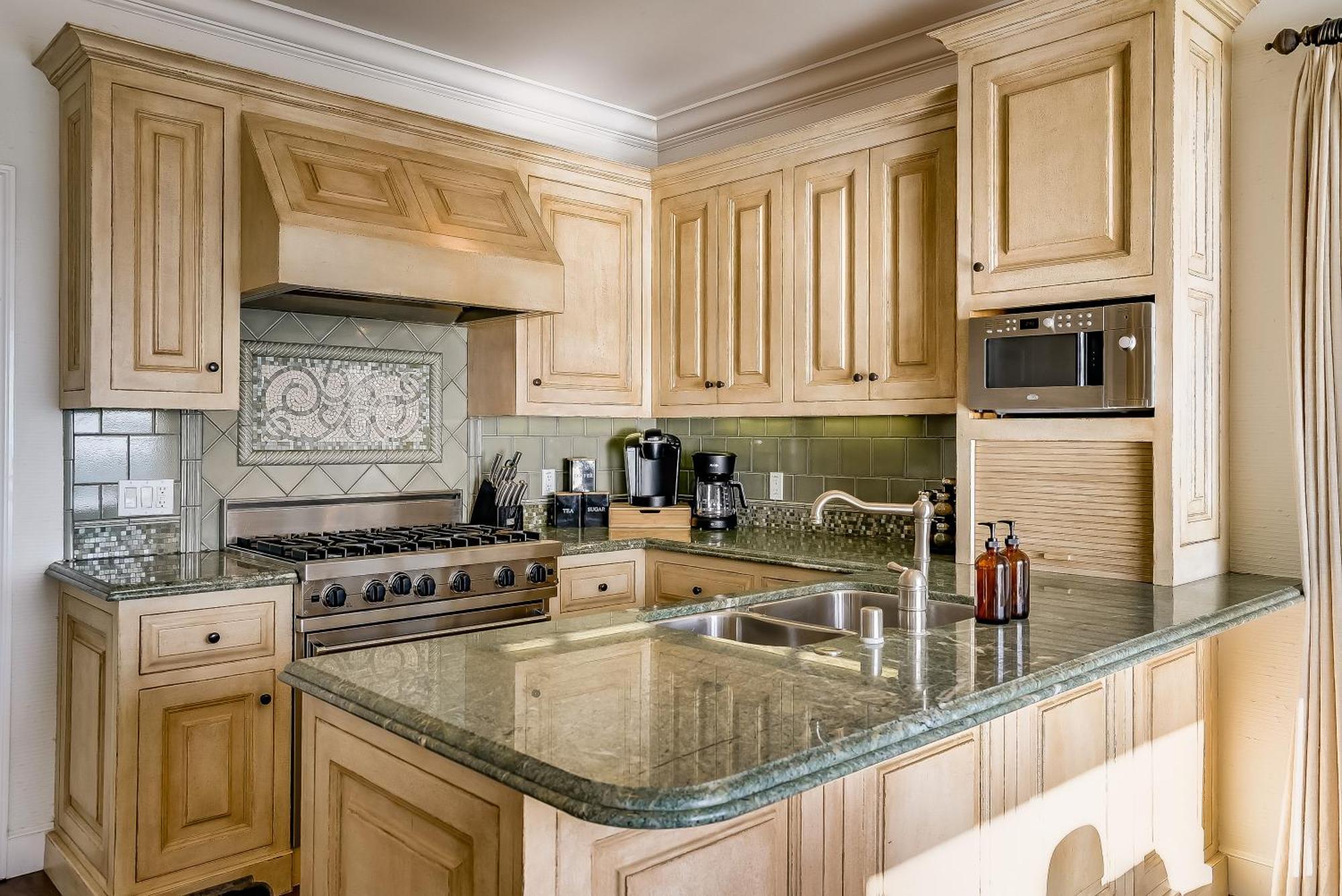 Luxury, Renovated, Oceanfront With Incredible Deck & Views - Dogs Welcome