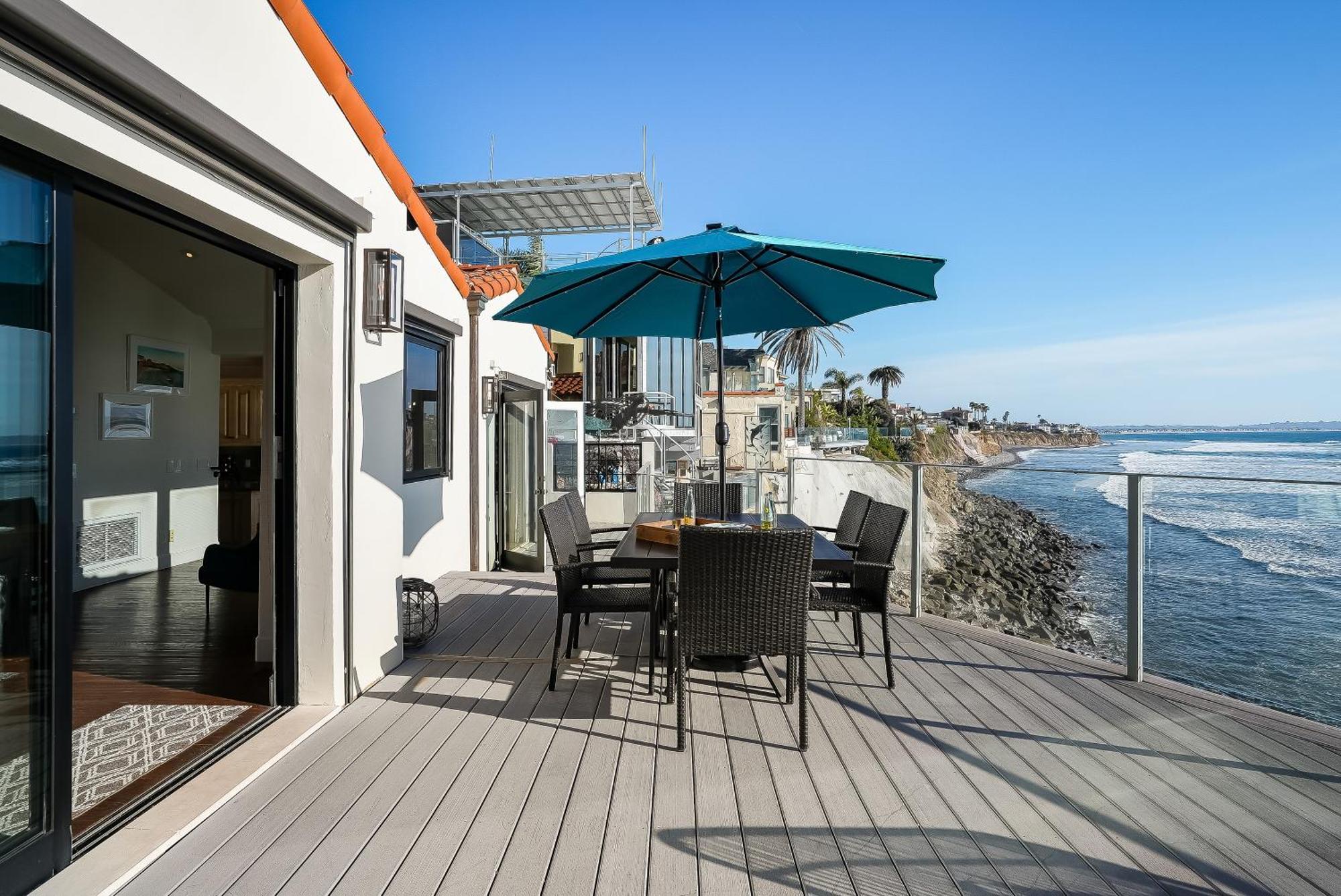 Holiday home Luxury, Renovated, Oceanfront With Incredible Deck & Views - Dogs Welcome San Diego