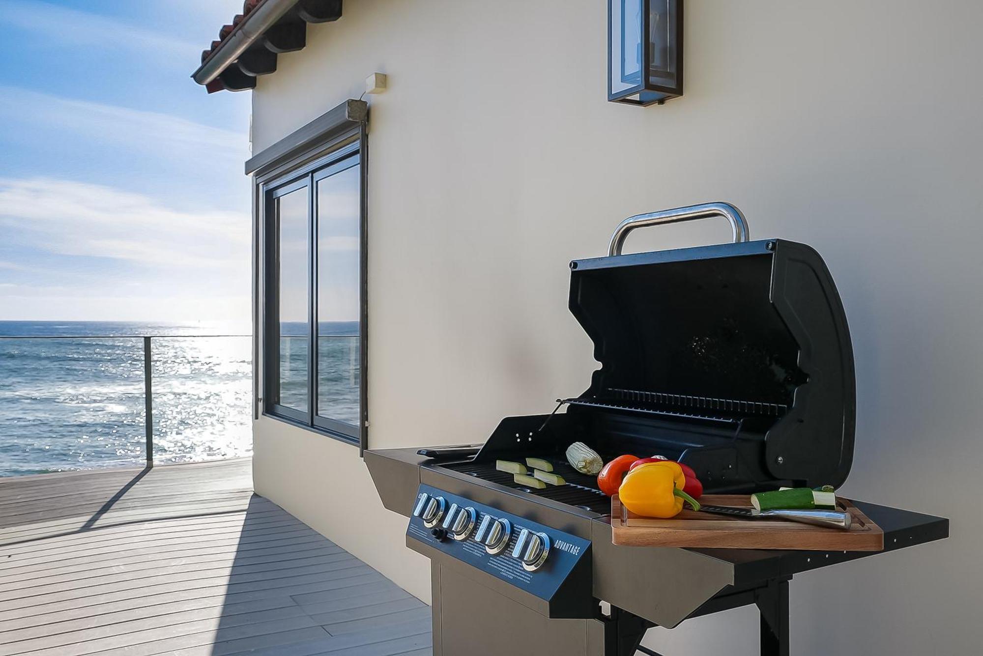 Holiday home Luxury, Renovated, Oceanfront With Incredible Deck & Views - Dogs Welcome San Diego