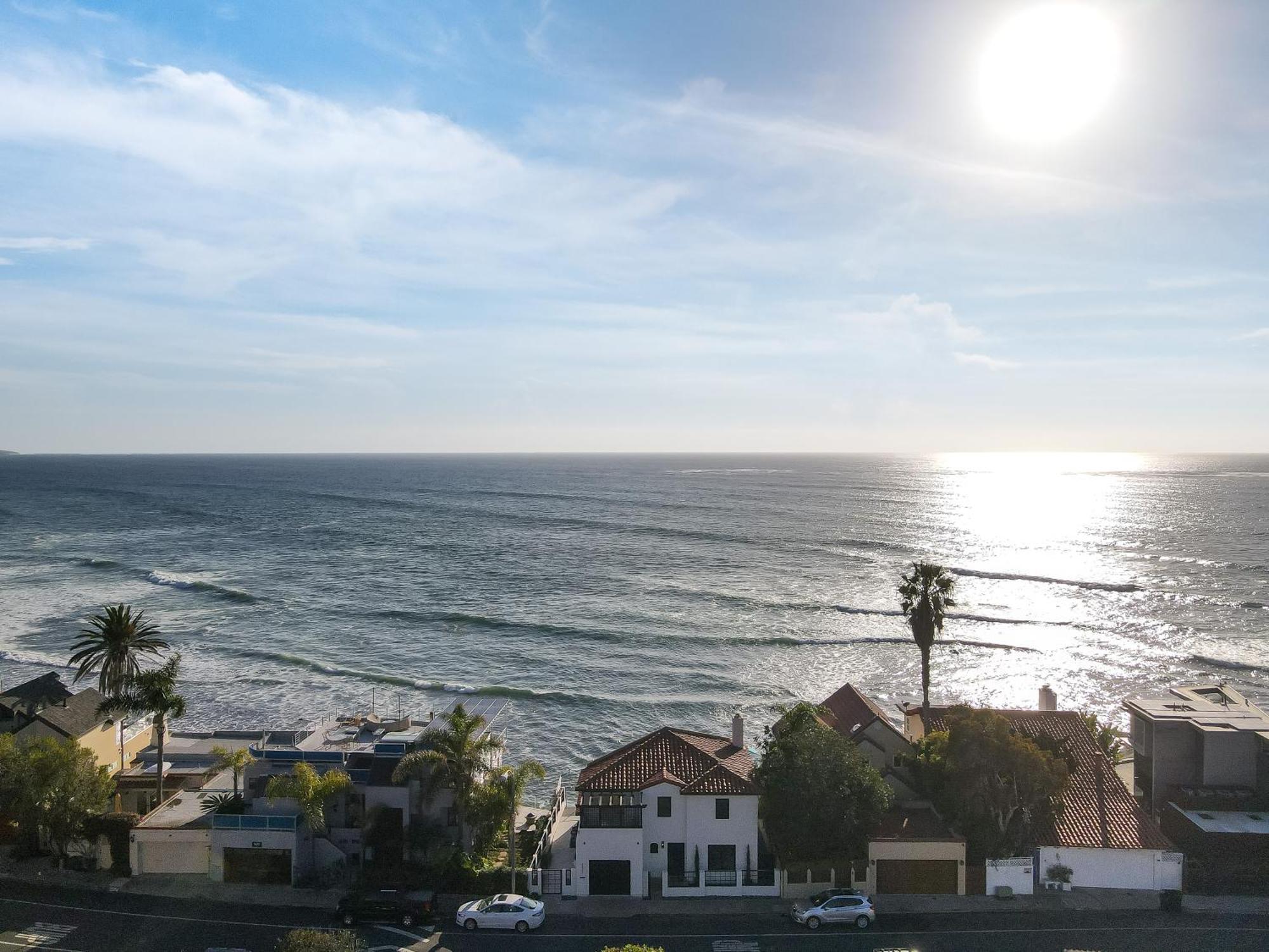 Luxury, Renovated, Oceanfront With Incredible Deck & Views - Dogs Welcome Holiday home San Diego